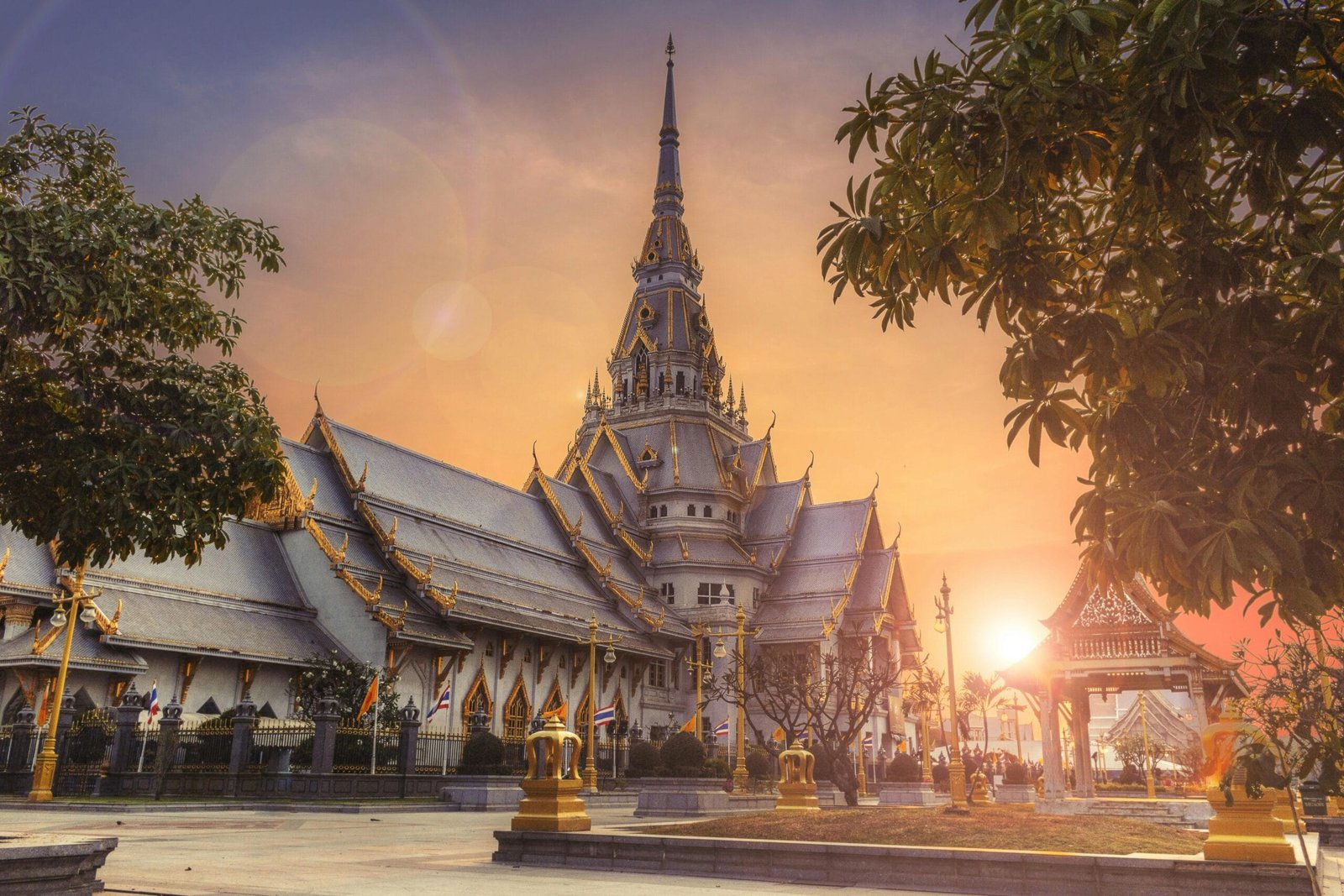 Stay Safe and Savvy : 20 Rules to Follow When Traveling in Thailand